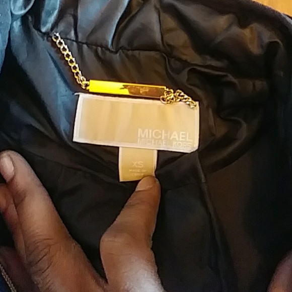 Clothes - Picture 6 of 8